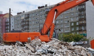 Вывоз строительного мусора с участка в Махачкале недорого от 1581 руб. | 2Землекопа-Мхч